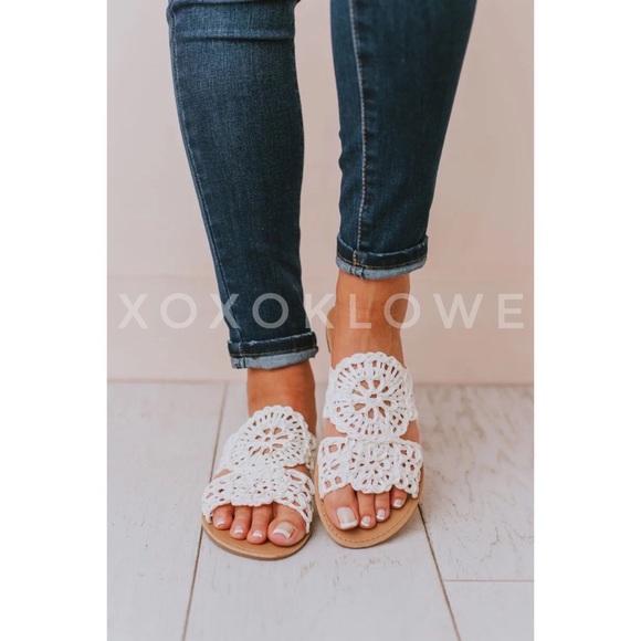 Boho Floral Crochet Raffia Sandal Slides - Picture 1 of 15